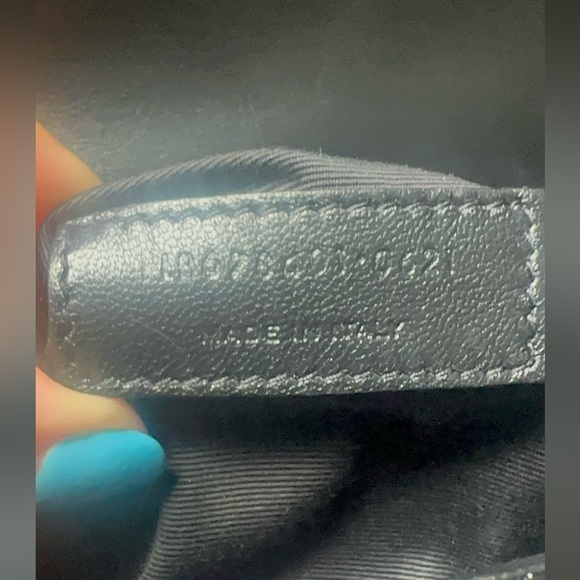 SAINT LAURENT
Loulou Toy quilted leather shoulder bag - Picture 10 of 11